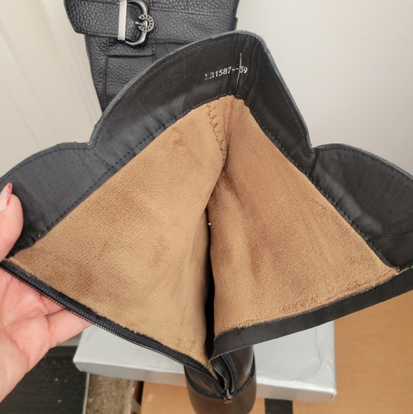 Black Layer Buckle Wedge Heel Platform Boot - Picture 3 of 3